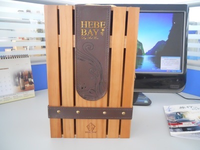 【廠家直銷:高檔噴漆葡萄酒酒盒,外層皮帶酒盒,表面鏤空酒盒】價格,廠家,圖片,酒類包裝,曹縣新潤木藝-