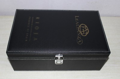 高檔紅酒皮盒雙支裝 帶酒具紅酒盒 紅酒木盒 雙瓶裝紅酒禮盒現(xiàn)貨 - 高檔紅酒皮盒雙支裝 帶酒具紅酒盒 紅酒木盒 雙瓶裝紅酒禮盒現(xiàn)貨廠家 - 高檔紅酒皮盒雙支裝 帶酒具紅酒盒 紅酒木盒 雙瓶裝紅酒禮盒現(xiàn)貨價(jià)格 - 沈洪剛 - 