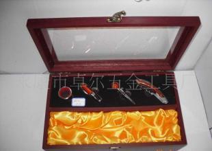 紅酒木盒酒具套裝 尊貴品味的饋贈之選
