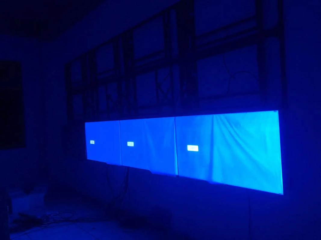 55寸拼接屏3×4安裝順利完成，智能化弱電工程助力安防監控系統優化